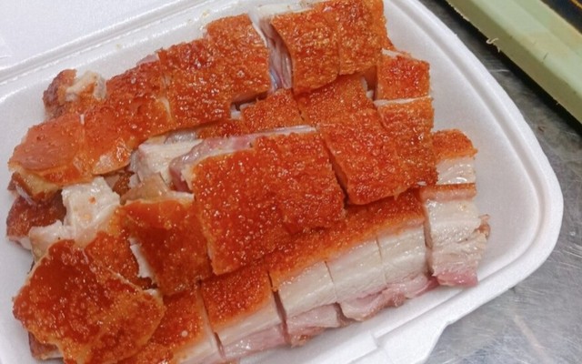 Đặc Sản Lợn Quay Rút Xương Nổ Da Cốm - Dương Râu