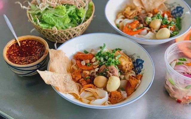 Mỳ Quảng Tuý Loan - Thuỷ Chung