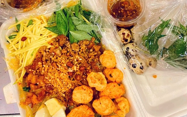 Gánh Bánh Tráng Trộn Cô Thạnh - CC Ngô Tất Tố