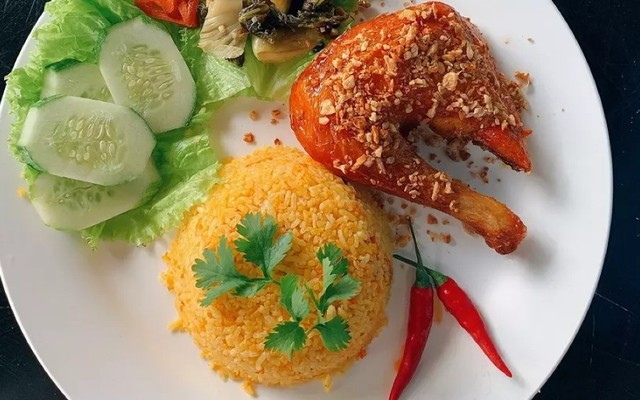 Cơm Gà Xối Mỡ Phú Cường 8 - Lê Quý Đôn