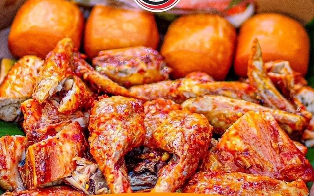 Gà Quay Cơm Lam Thiên Phước - Hồ Hòa