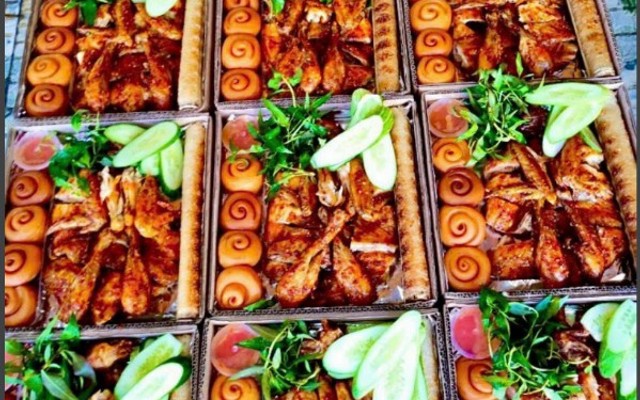 Gà Nướng Cơm Lam Bánh Bao Bảo Linh - Âu Cơ