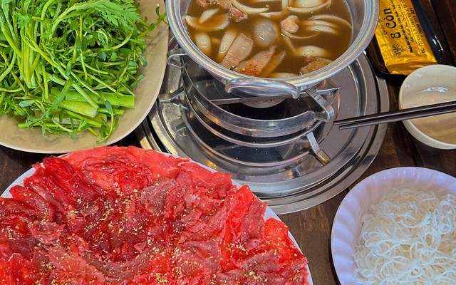 Lẩu Bò Nhúng Mắm Ruốc 8 Còn - Huỳnh Văn Bánh