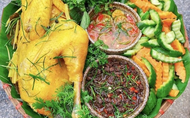 Sài Gòn Food - Gà Hấp Muối Lá Chanh, Gà Ủ Muối Hoa Tiêu & Ăn Vặt