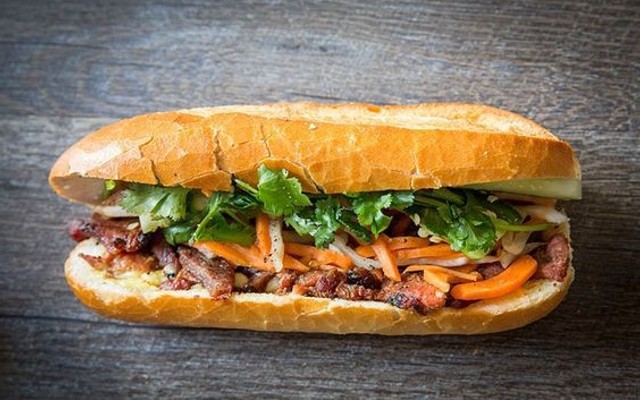 Bánh Mì, Nước Ép Trái Cây - 62 Duy Tân 
