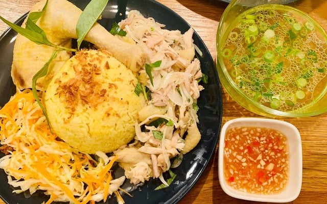 Cơm Gà Huệ - 400 Phạm Hùng