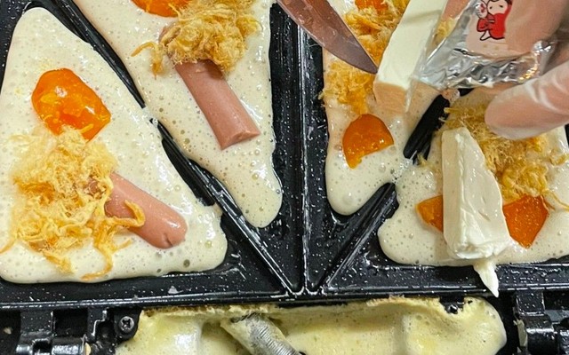 Hotdog Saigonese - Bùi Thị Xuân