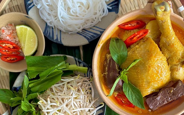 Cà-Ry Cô Phụng - Đường Bàu Bàng