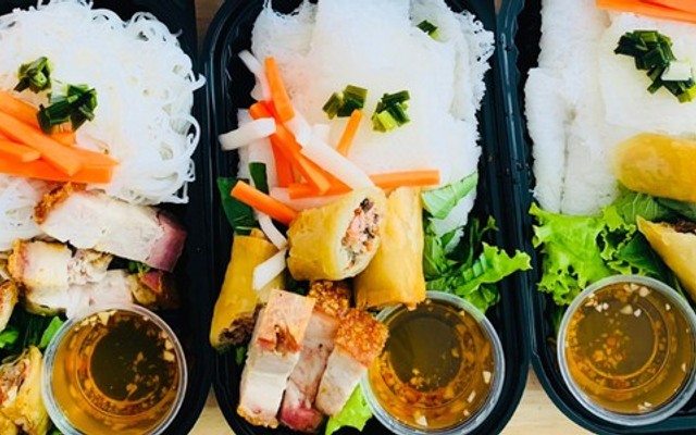 Sáu U - Bánh Hỏi Heo Quay & Bún Thịt Nướng - Trần Bình Trọng