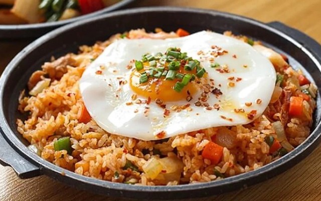 Tiệm Cơm ChisnBa - Cơm Rang Zòn - Thụy Khuê