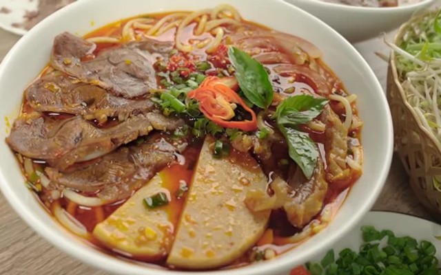 Bún Bò Cô Dung - Hủ Tiếu & Bánh Canh - Nguyễn Thái Sơn