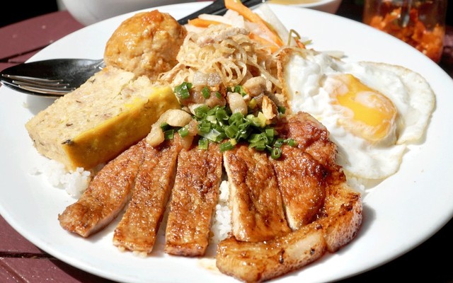 Tiệm Cơm Tấm Ba Thành