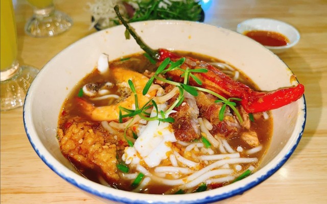 Bếp Nhà Quyên - Nguyễn Tất Thành