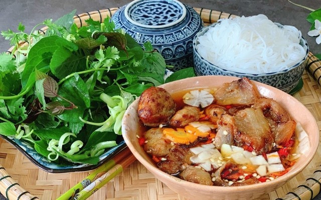 Bún Chả Hoàn Nhung - Triệu Quốc Đạt