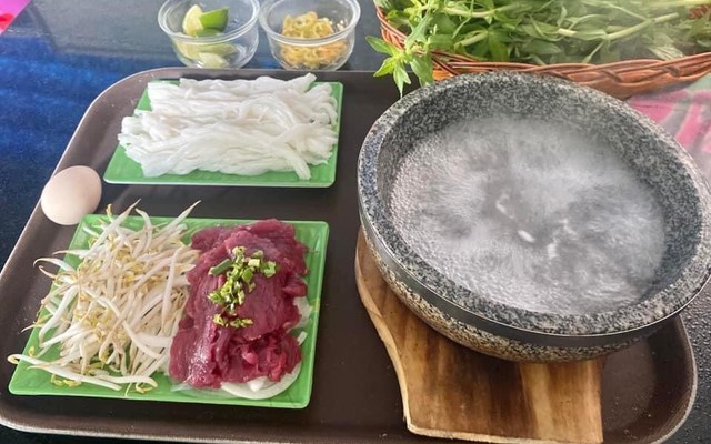 Phở Bát Đá Phan Gia - 351 Nguyễn Văn Trỗi