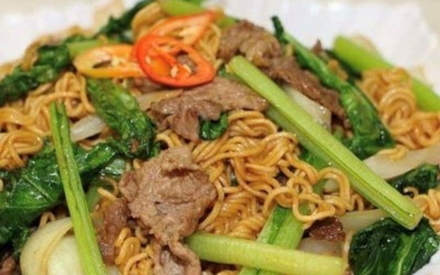 Cơm Gà Xối Mỡ Cô Sáu - Trần Bình Trọng