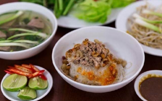 Tiệm Ăn Nhà Rốt - 106 Nguyễn Hoàng