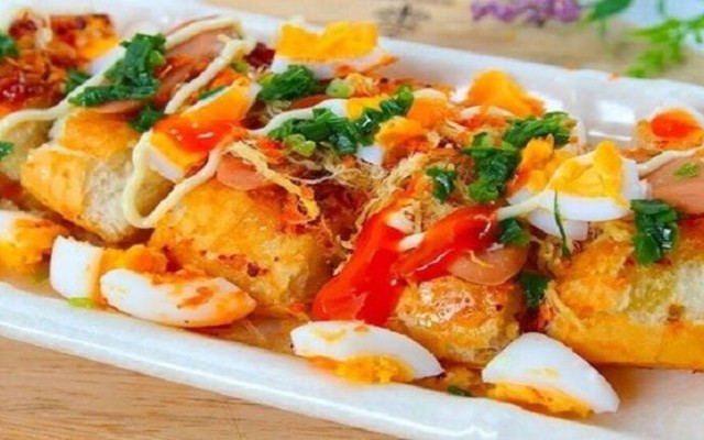 Tòm Tem - Bánh Bò Thốt Nốt, Crepe Sầu Riêng & Bánh Bao