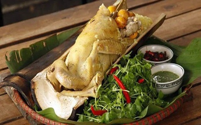 Cơm Gà Bay - Đường D1