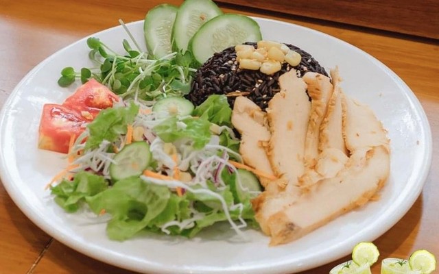 Shan House - Cafe & Restaurant