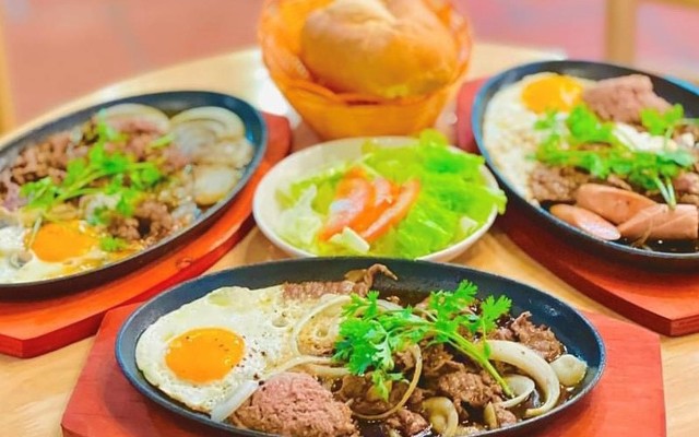 Cafe Sóc - Cách Mạng Tháng Tám