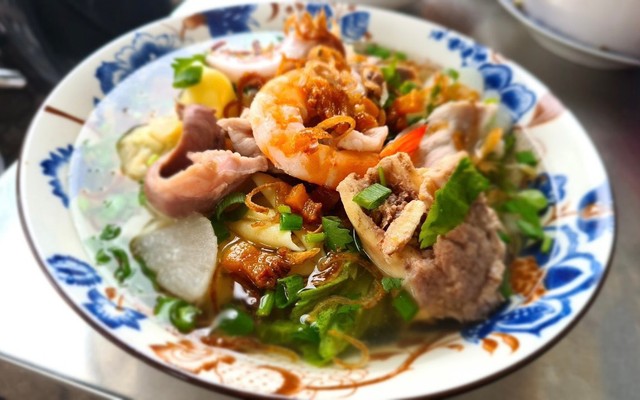 Cơm Tấm, Hủ Tiếu Mì & Miến Gà - A Nì - Hai Bà Trưng