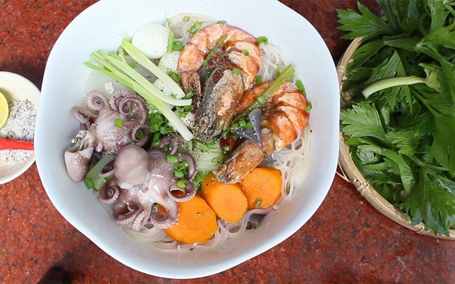 Hủ Tiếu Hải Sản & Bánh Canh Chả Cá - Hùng