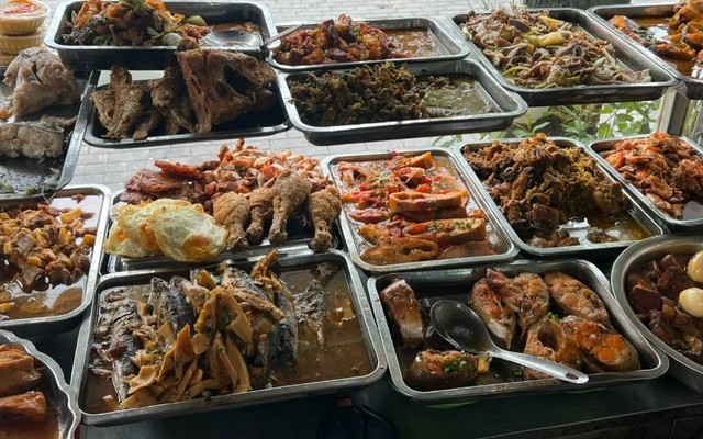 Quán Cơm 128 - 340 Lê Hồng Phong