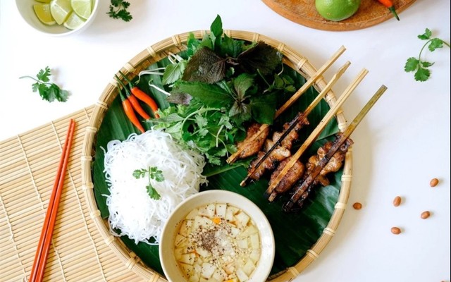 Bún Chả Que Tre Sỹ Hiền