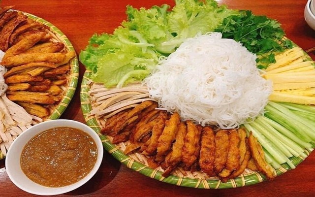 Nem Nướng Nha Trang Lan Phúc - Đối Diện Số 26 Ngõ 84 Chùa Láng