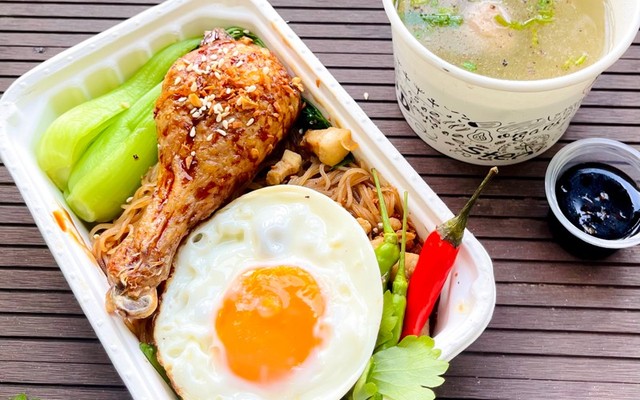 Chicken Farm - Cơm Trộn & Gà Rán - Đường Số 6