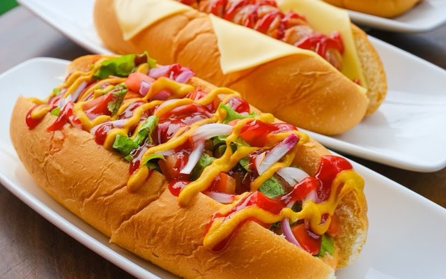 Hotdog AT - Bánh Mì, Mì Ý & Nước Ép - Nguyễn Ái Quốc