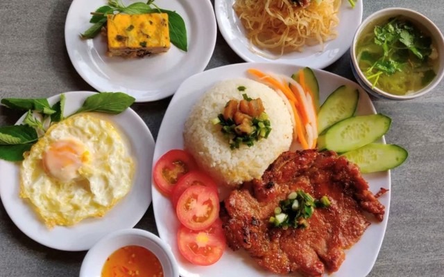 Cơm Tấm Đêm MMK - Phú Lợi