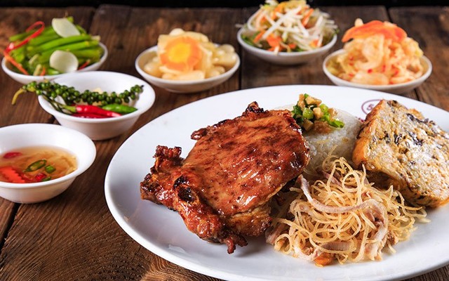Bánh Cuốn & Cơm Tấm Sài Gòn - 206 Ngô Mây