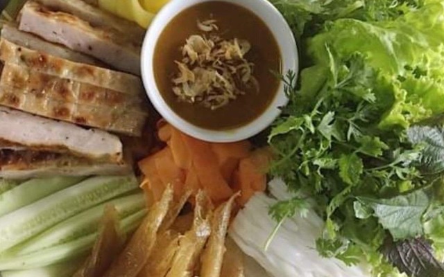 Quán Chị Chíp - Nem Nướng Nha Trang & Bún Đậu Mẹt - Ao Sen