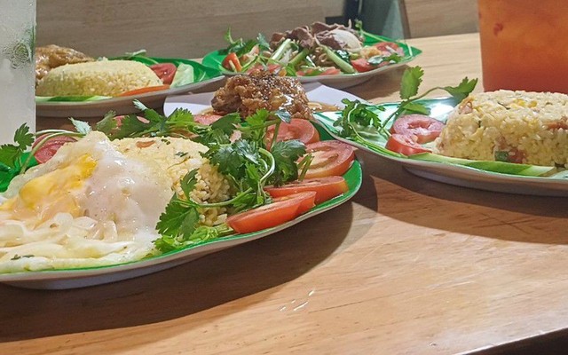 Cơm Gà Xối Mỡ Minh Phát - Đường 18B