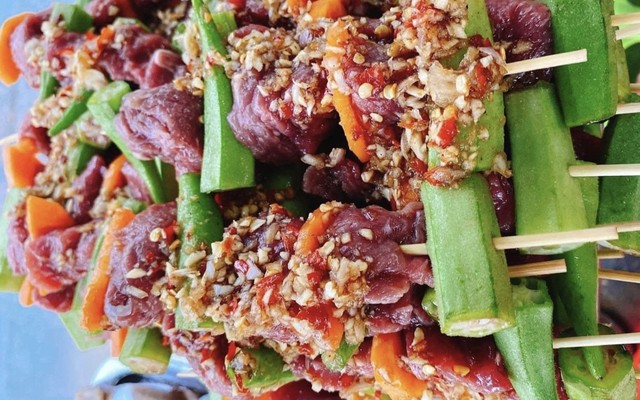 Dê Tư Hùng - Lẩu & Xiên Que - Trần Quốc Toản