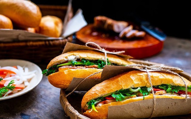 Bánh Mì Nem Khoai - Chú Dương