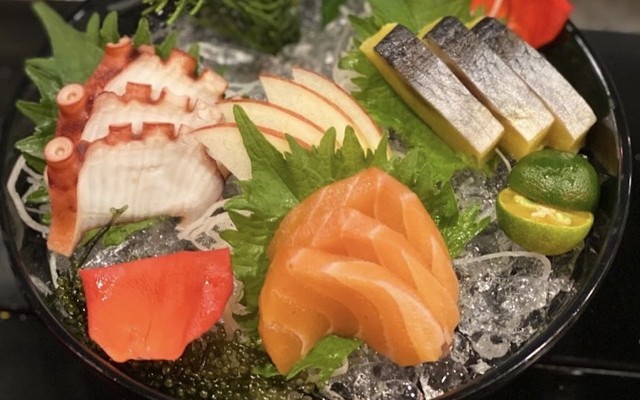 Sushi KAEDE - Cách Mạng Tháng 8
