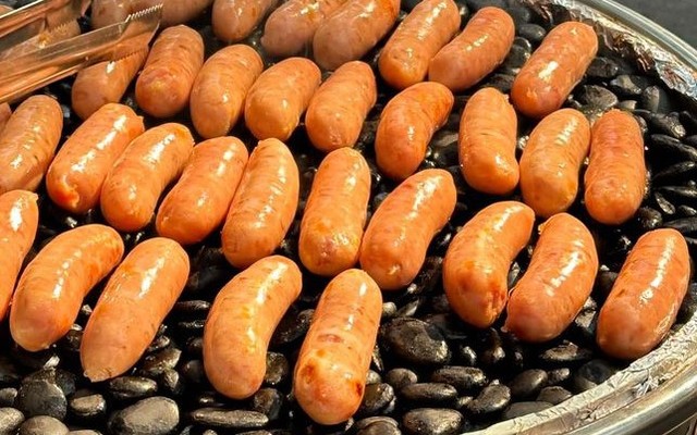 Phi Lang Thang - Lạp Xưởng & Dồi Sụn Nướng Đá - Lê Độ