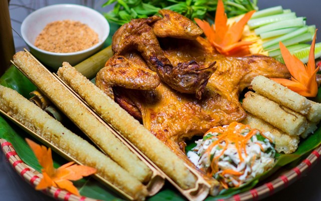 Huế Cá Lóc Nướng Rau Rừng & Gà Quay Bánh Bao - Phan Văn Trị