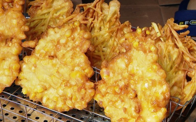 Chè Ngon HT - Bánh Rán Lúc Lắc, Bánh Khoai & Bánh Ngô