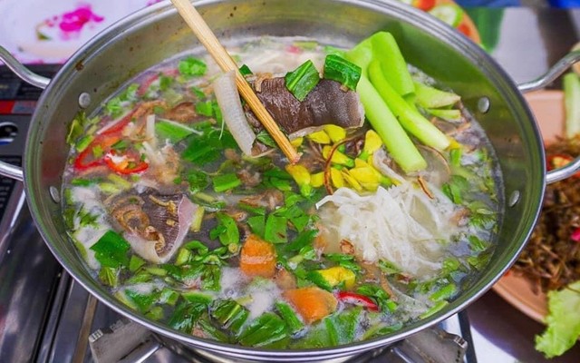 Quán Đồng Quê - Lẩu Gà Chanh Ớt, Lẩu Hèm & Lẩu Mắm Đồng - Hẻm Lò Mổ