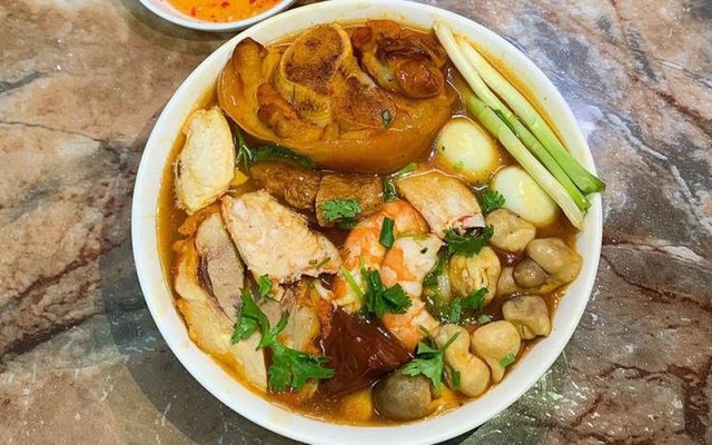 Bánh Canh Cua Út Thảo - Tên Lửa