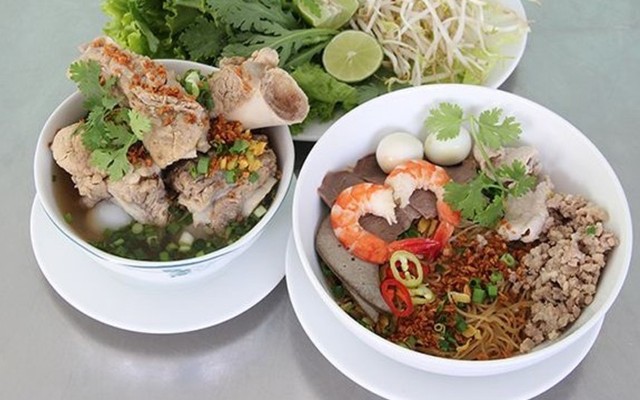 Quán Hủ Tíu Nam Vang - Bún Riêu & Gỏi Cuốn - Tô Ngọc Vân