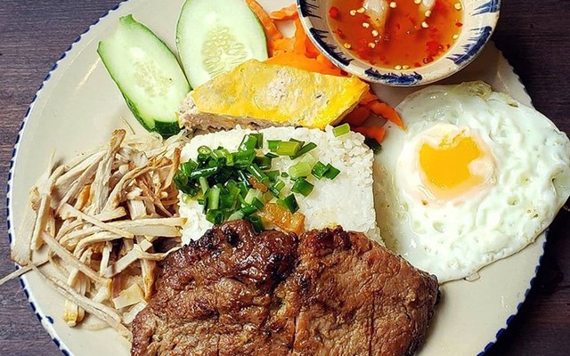 Cơm Tấm Uyên Uyên - Lê Thị Hồng Gấm