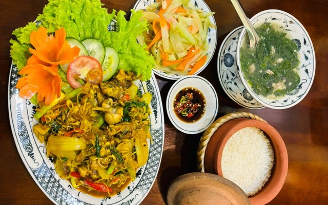 Cơm Niêu 1982 - 1A Nguyễn Hữu Thọ