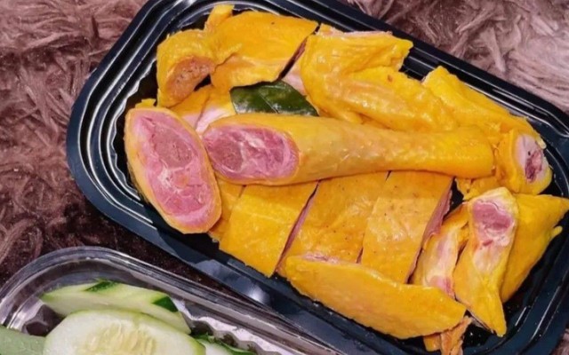 Gà Ủ Muối, Chân Gà & Bánh Nậm Lọc Ít - Bếp Nhà Yumi