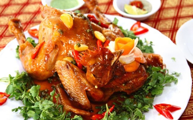 Gà Hấp Mắm Nhĩ & Gà Cúng - Gà Bà Tân
