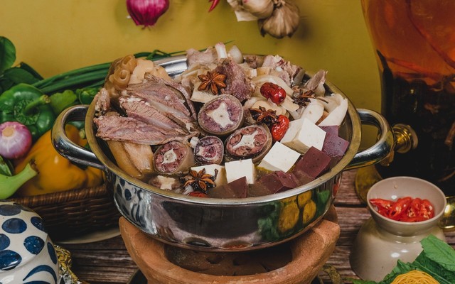 Lầu Bò Gốc - BBQ, Món Nướng & Lẩu Bò